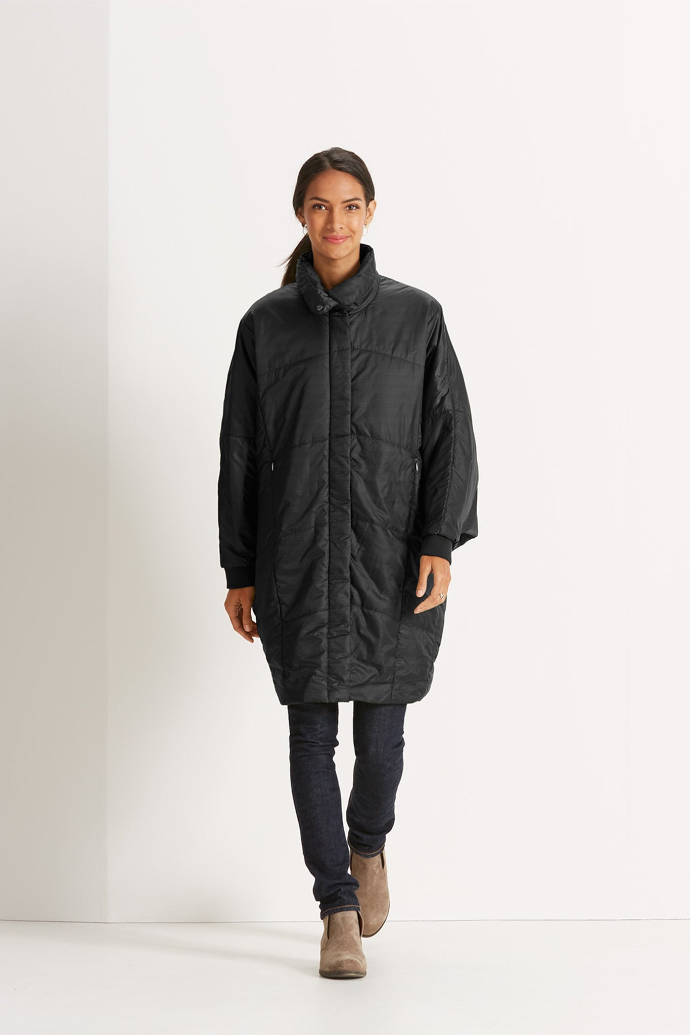 Synner Cape - Caviar Stripe