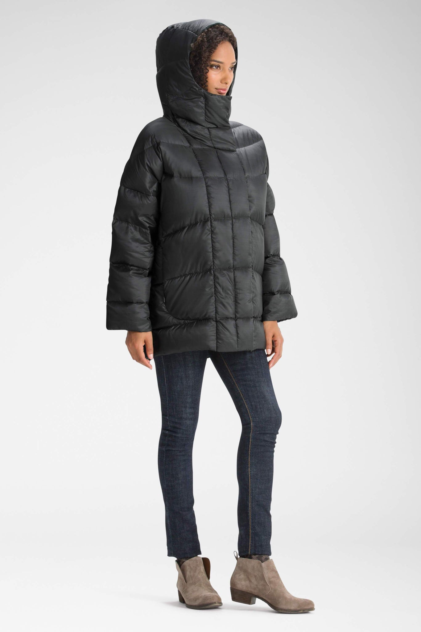 women's oversized stockholm down trench - caviar stripe