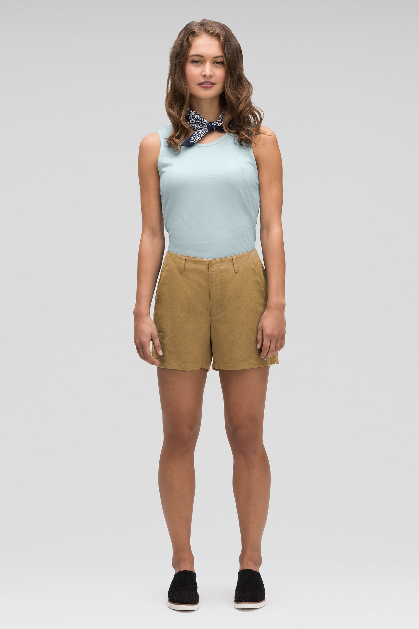 women's flaxible linen blend short - nutmeg